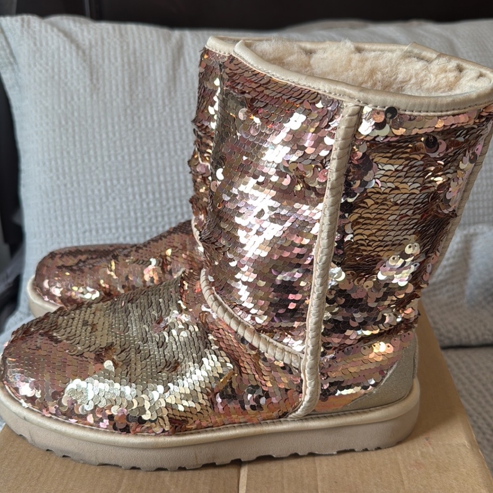 Women’s Sequins Uggs Size 8